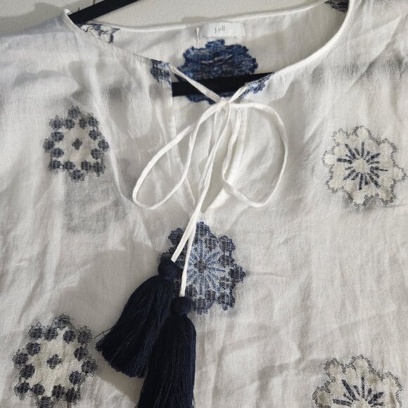 J Jill Poncho Top One Size Floral Embroidered Tassel Tie Neckline White Blue - Picture 11 of 12